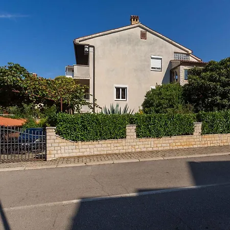 Apartment In Porec - Istrien 10034 Apartman